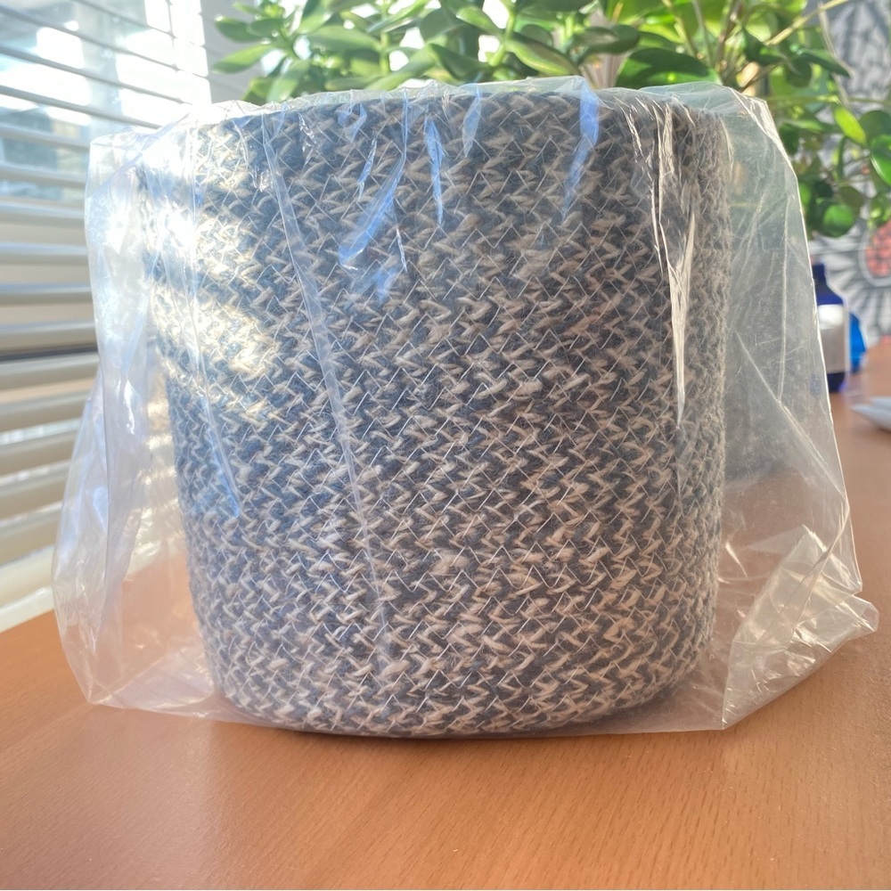 NWT Design Ideas Weaved Heather Potted Plants Sleeve